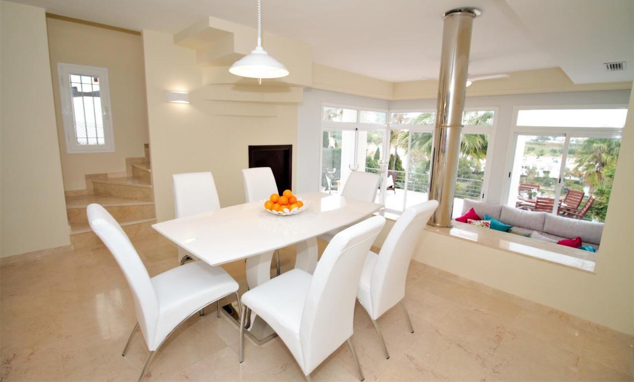 Villa Rosa Luxury Private Large Villa To Rent مانيلفا المظهر الخارجي الصورة