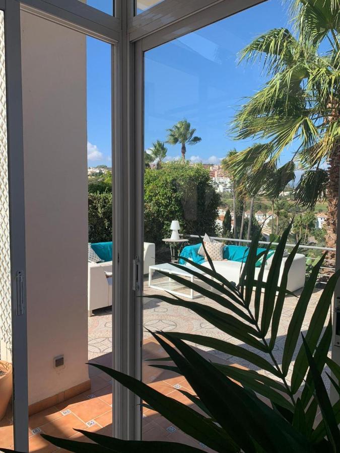 Villa Rosa Luxury Private Large Villa To Rent مانيلفا المظهر الخارجي الصورة